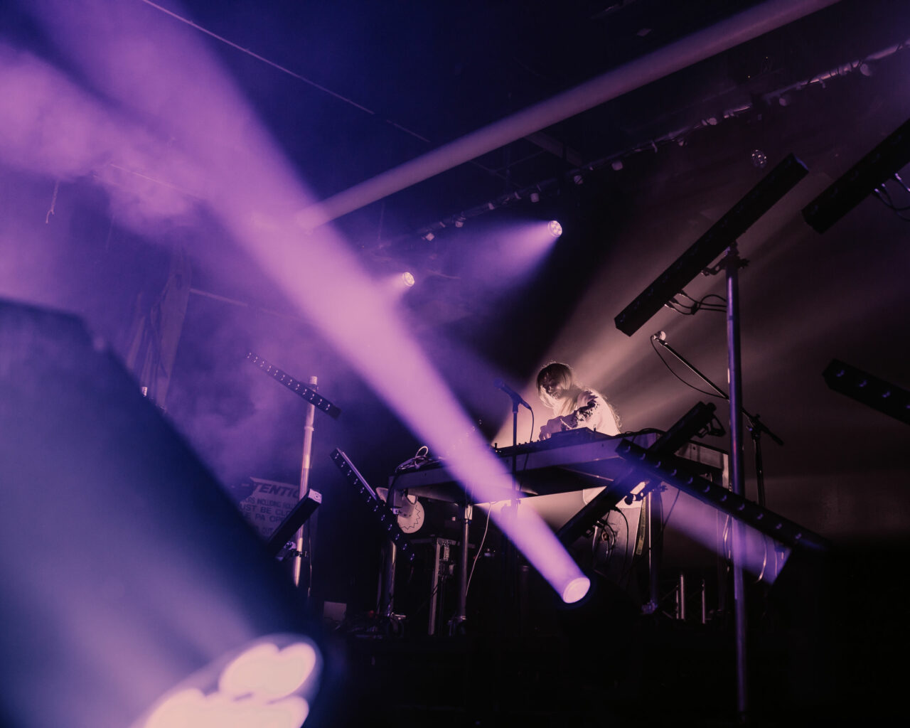 Mallrat's Live Performance: Energetic Show at Selina's with Stage Lighting